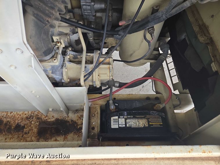 image for item EF1791 1998 Ingersoll-Rand P100WJD air compressor