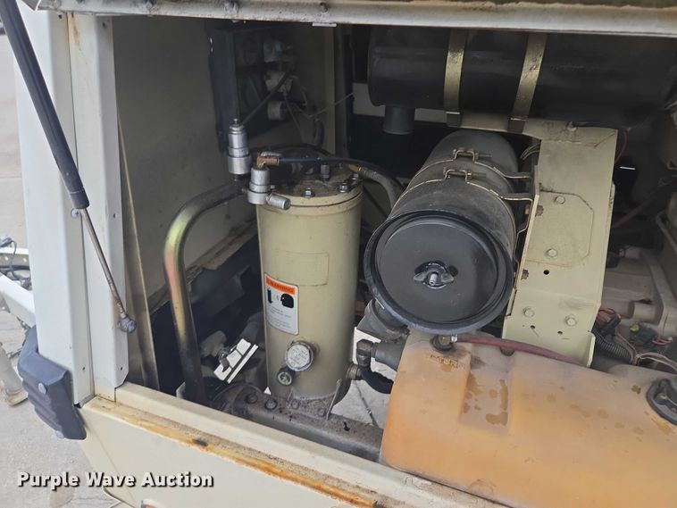 image for item EF1791 1998 Ingersoll-Rand P100WJD air compressor