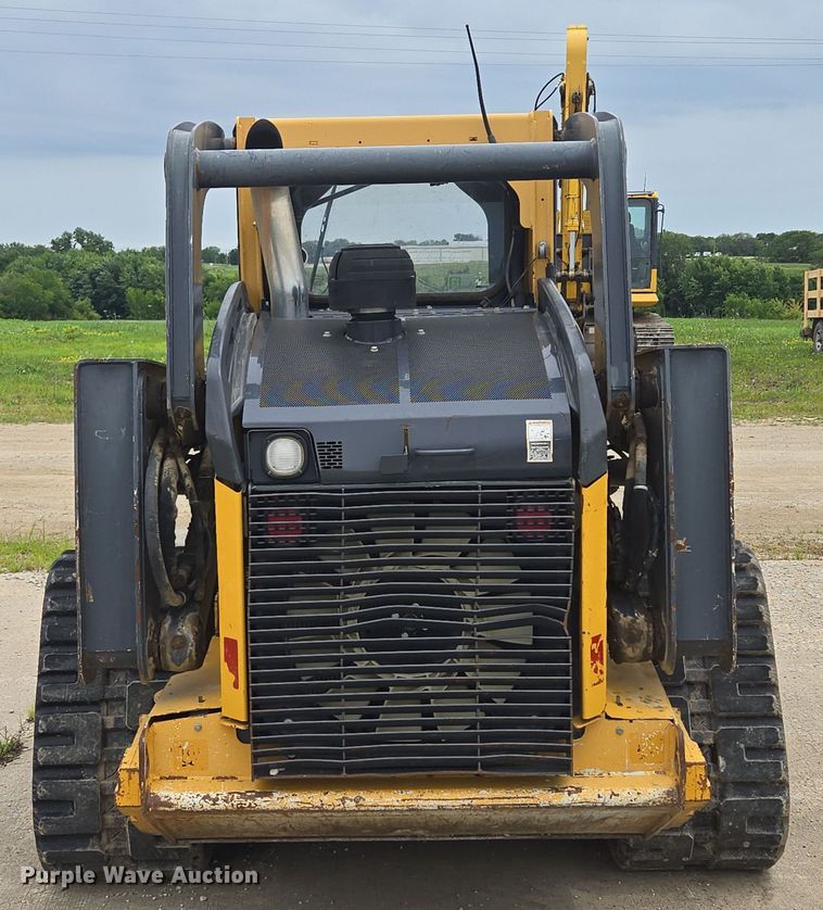 image for item EF1812 2015 John Deere 333E tracked skid steer loader