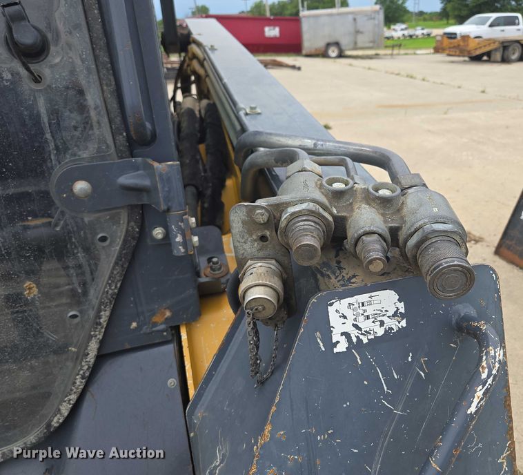 image for item EF1812 2015 John Deere 333E tracked skid steer loader