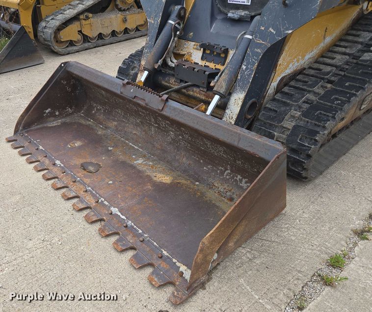 image for item EF1812 2015 John Deere 333E tracked skid steer loader