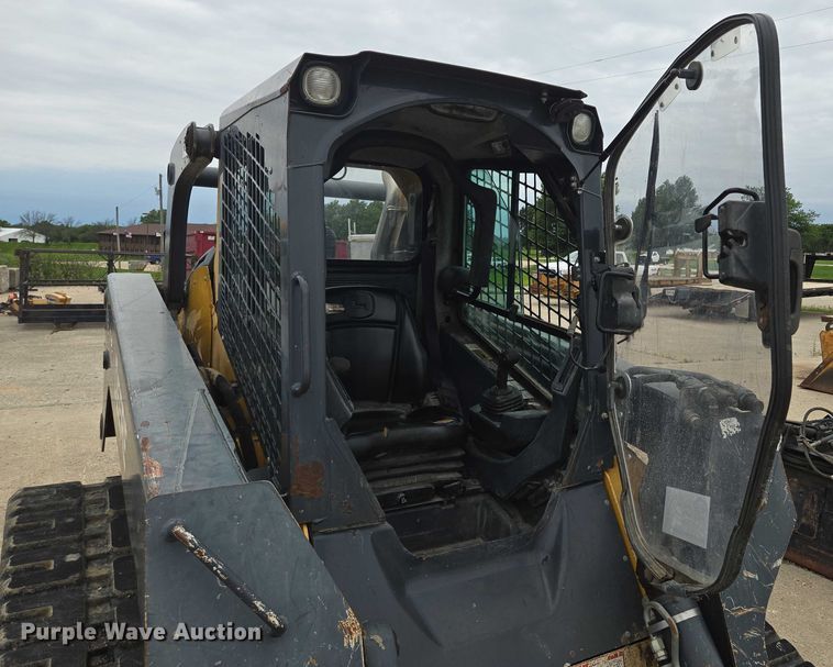 image for item EF1812 2015 John Deere 333E tracked skid steer loader