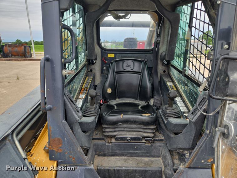 image for item EF1812 2015 John Deere 333E tracked skid steer loader