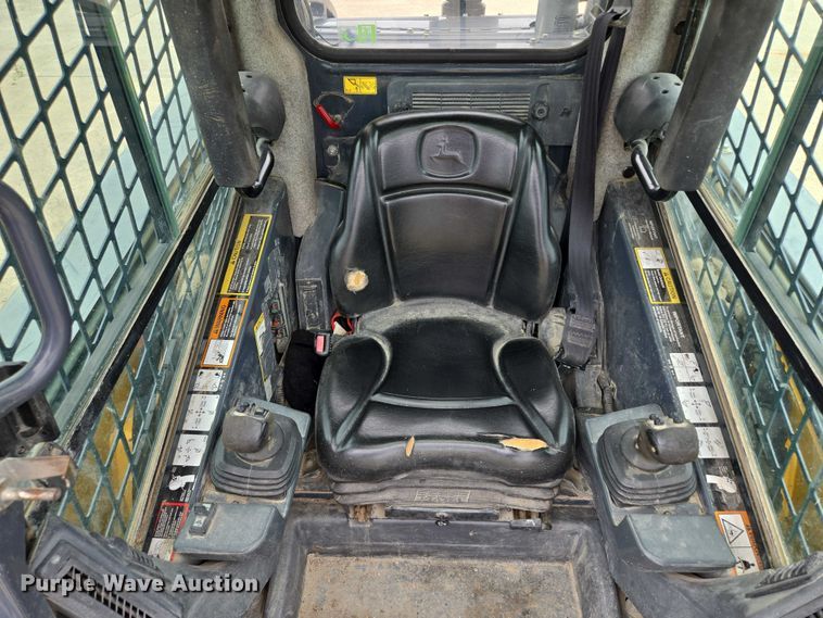 image for item EF1812 2015 John Deere 333E tracked skid steer loader