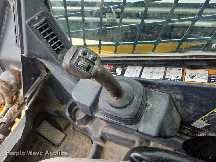 image for item EF1812 2015 John Deere 333E tracked skid steer loader