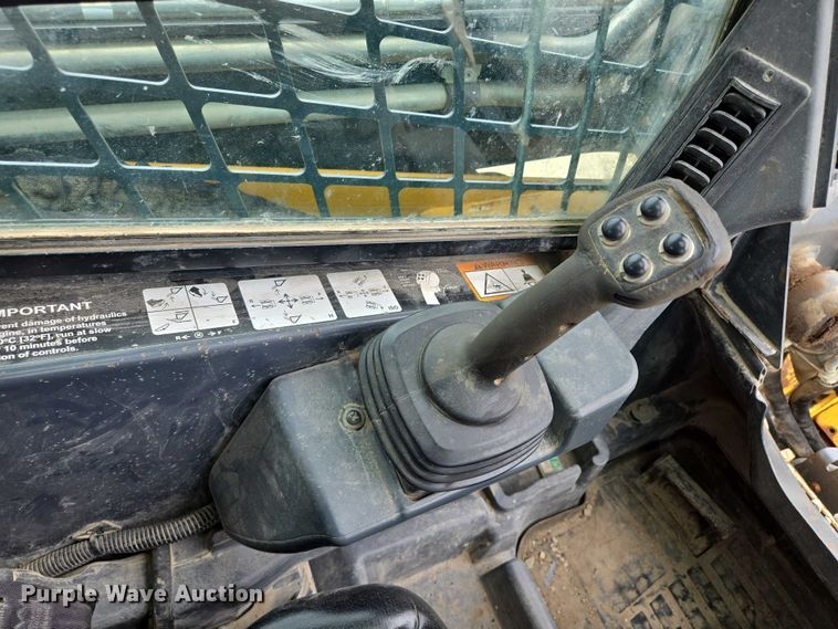 image for item EF1812 2015 John Deere 333E tracked skid steer loader