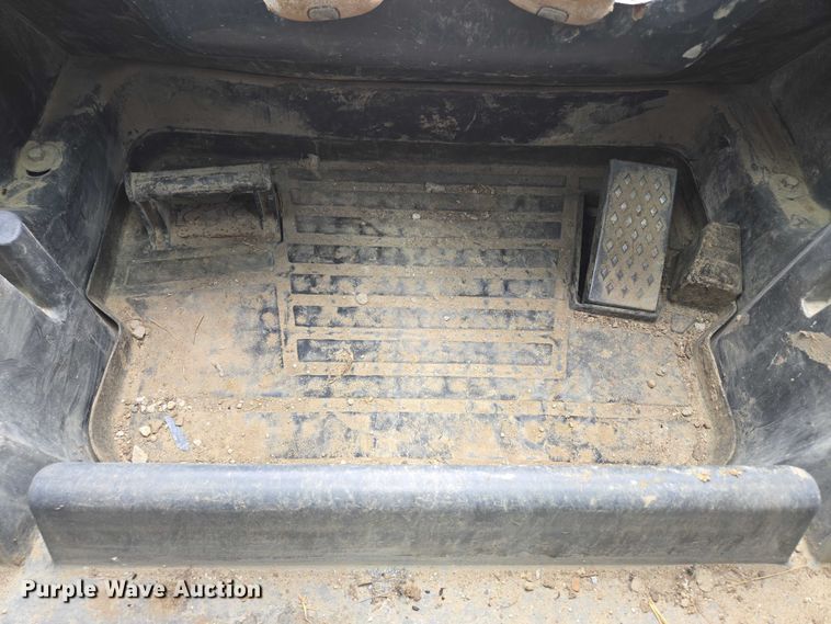 image for item EF1812 2015 John Deere 333E tracked skid steer loader