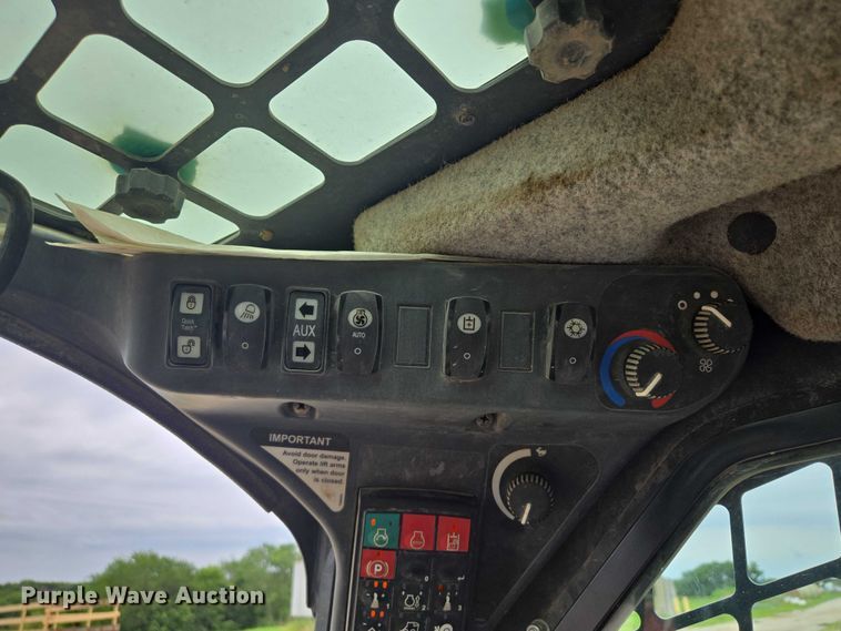 image for item EF1812 2015 John Deere 333E tracked skid steer loader