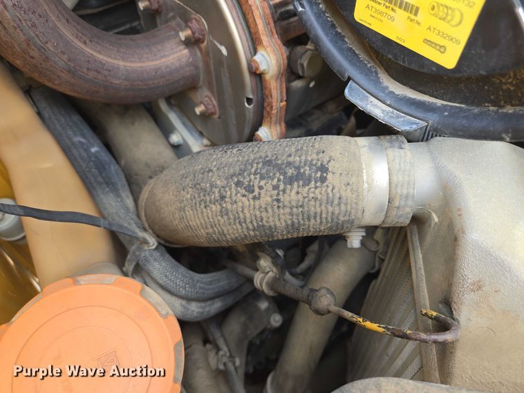 image for item EF1812 2015 John Deere 333E tracked skid steer loader