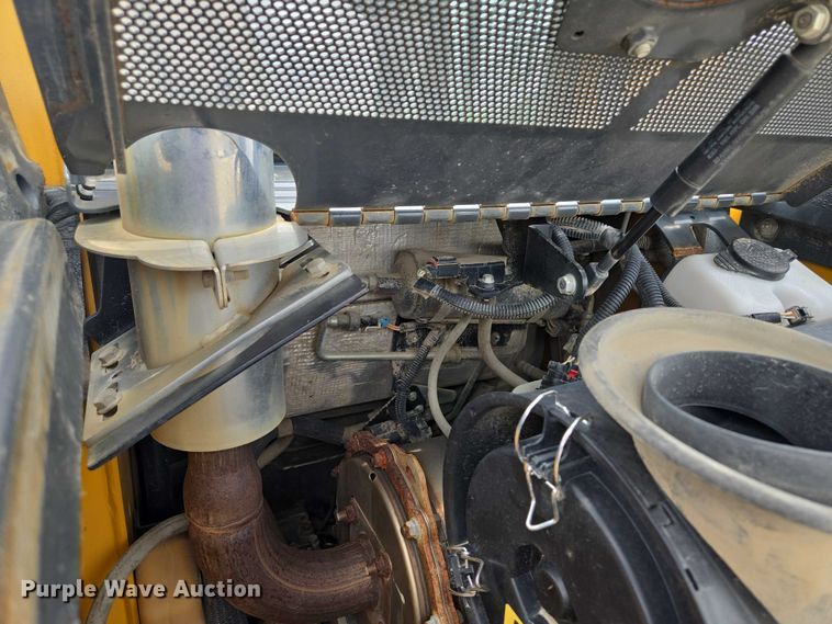 image for item EF1812 2015 John Deere 333E tracked skid steer loader