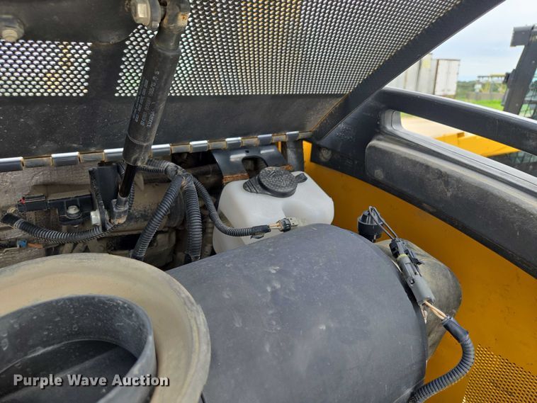 image for item EF1812 2015 John Deere 333E tracked skid steer loader