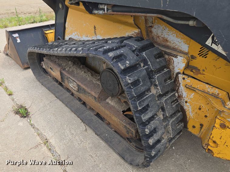 image for item EF1812 2015 John Deere 333E tracked skid steer loader