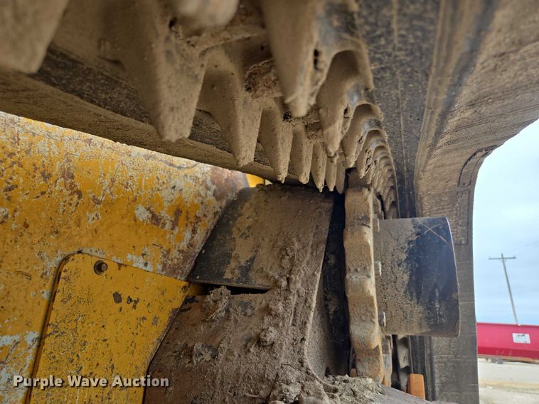 image for item EF1812 2015 John Deere 333E tracked skid steer loader