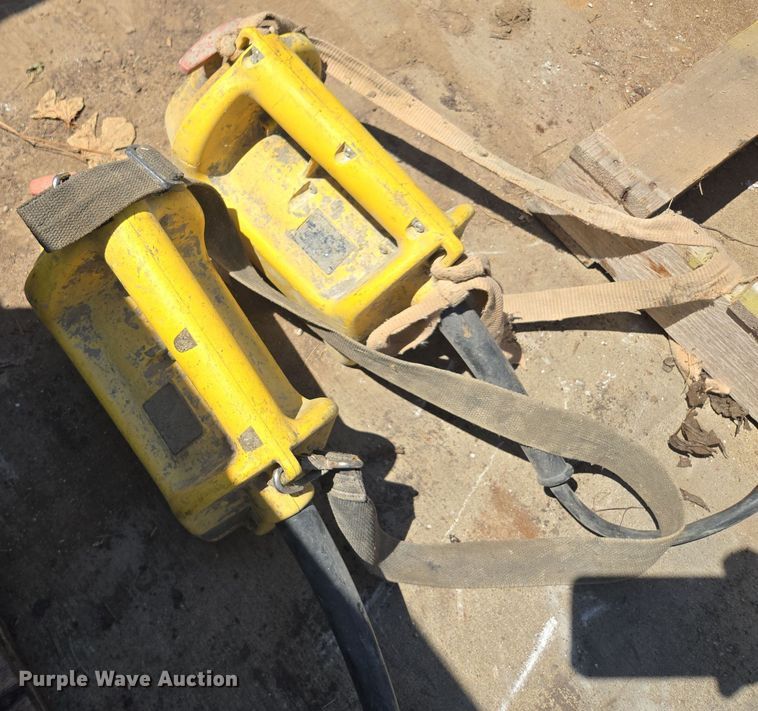 image for item EF1832 Support equipment