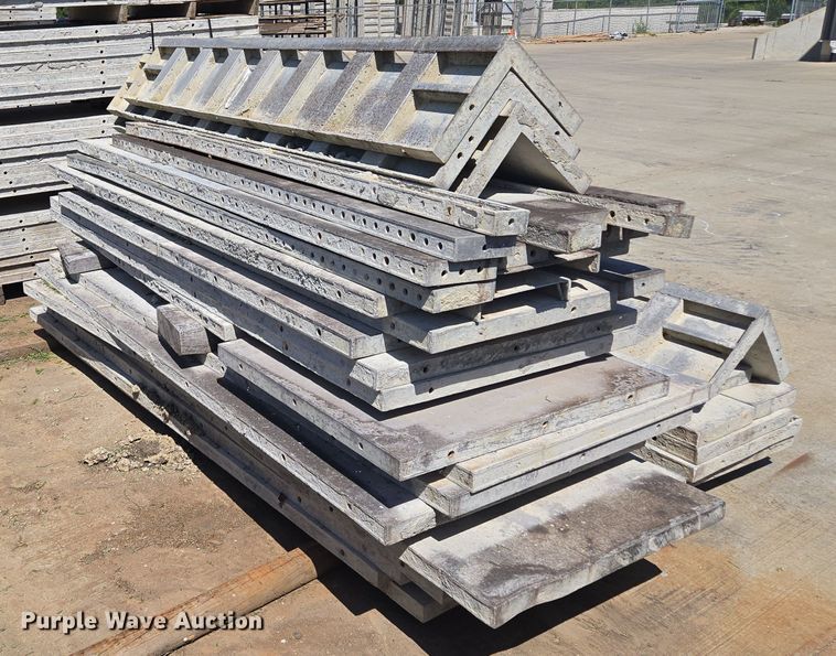 image for item EF1834 Concrete forms