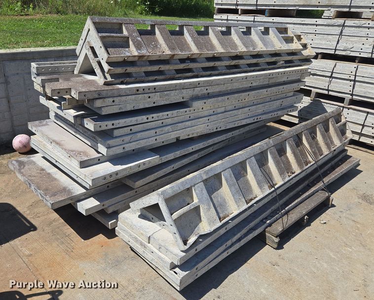 image for item EF1834 Concrete forms