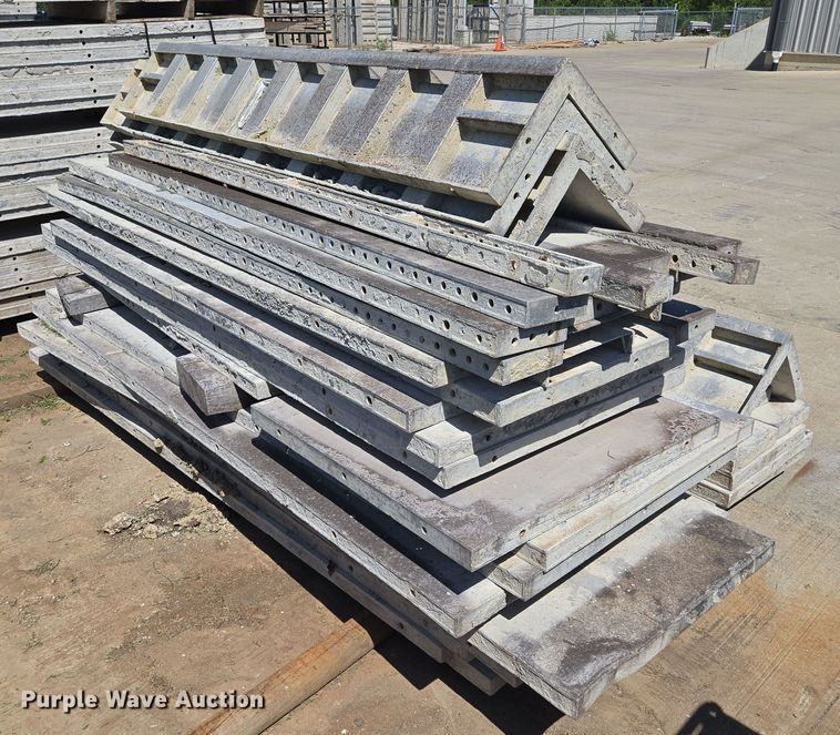 image for item EF1834 Concrete forms