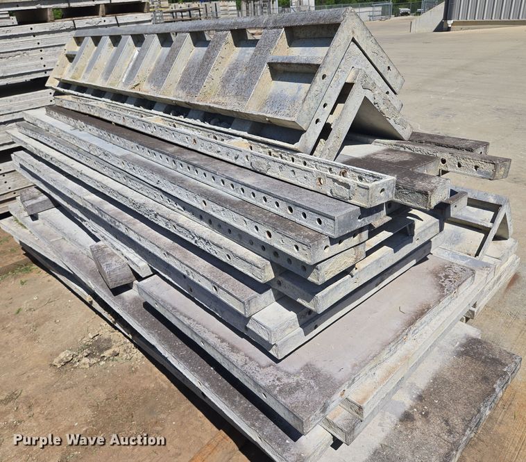 image for item EF1834 Concrete forms