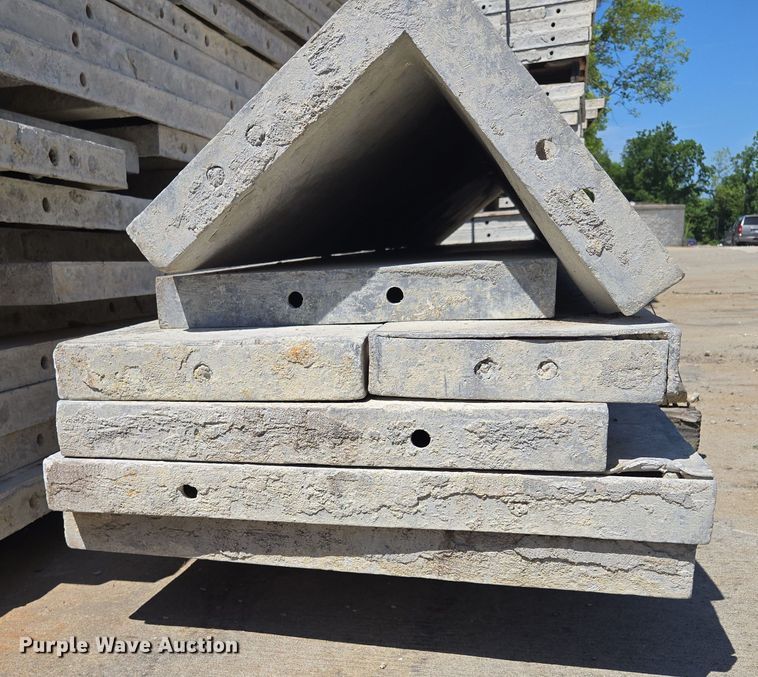 image for item EF1834 Concrete forms