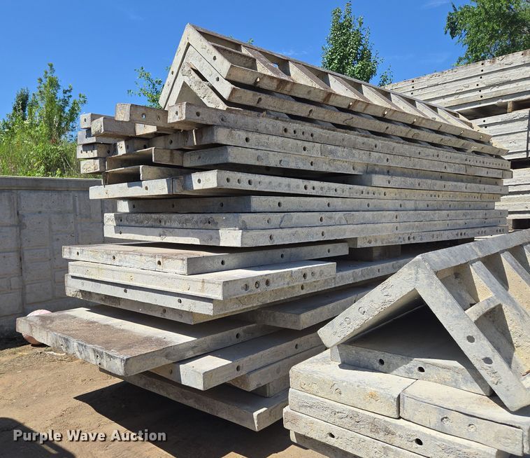 image for item EF1834 Concrete forms