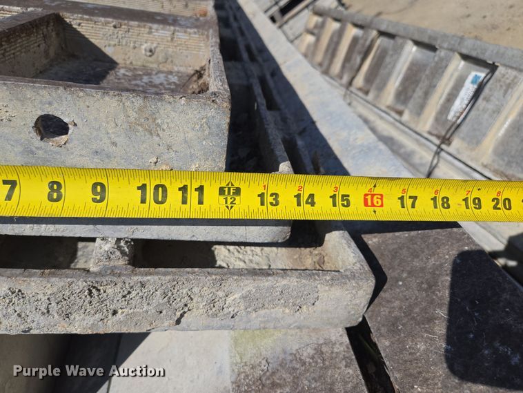 image for item EF1834 Concrete forms