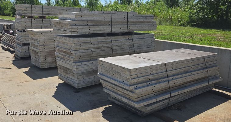 image for item EF1834 Concrete forms