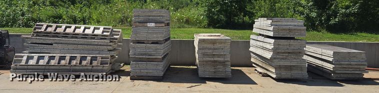 image for item EF1834 Concrete forms