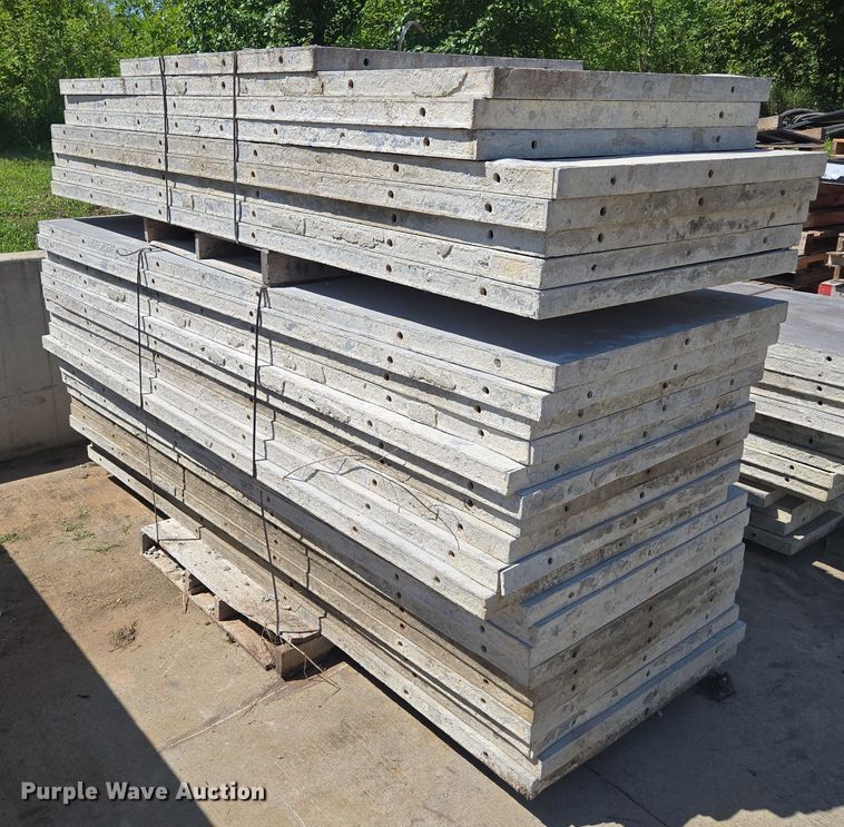 image for item EF1834 Concrete forms