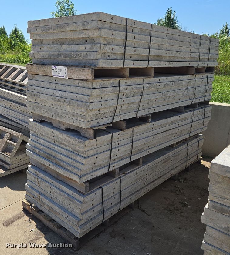image for item EF1834 Concrete forms