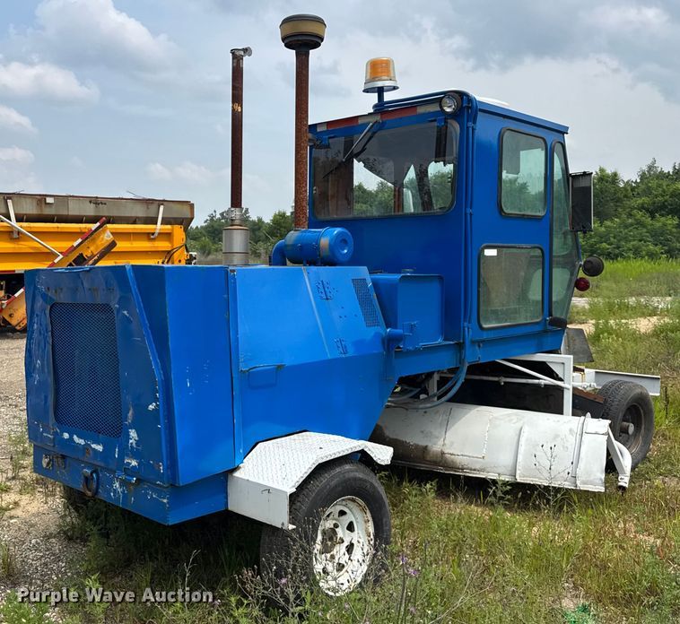 image for item EF2111 Full Vision Broom