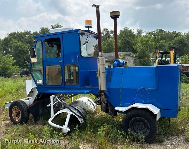 image for item EF2111 Full Vision Broom