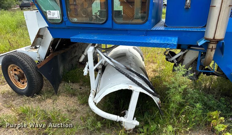 image for item EF2111 Full Vision Broom