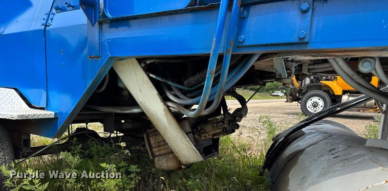 image for item EF2111 Full Vision Broom