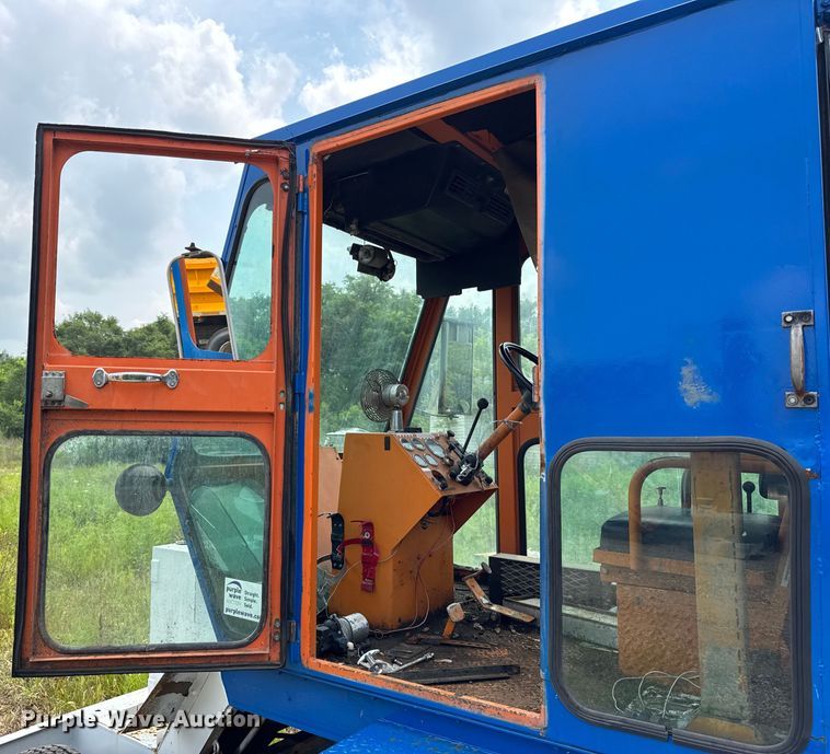 image for item EF2111 Full Vision Broom