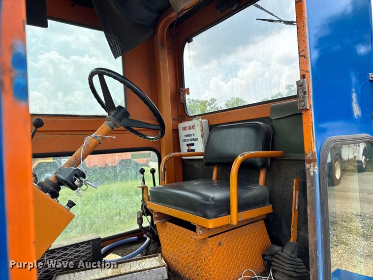 image for item EF2111 Full Vision Broom