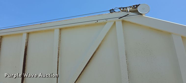 image for item EF3719 2005 Ranch bottom dump trailer