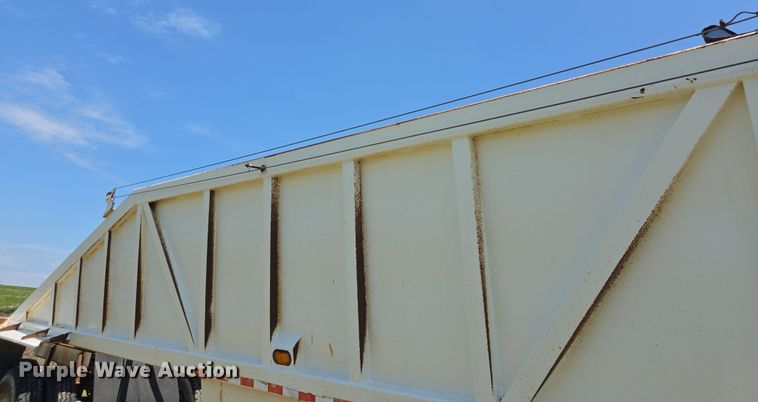 image for item EF3719 2005 Ranch bottom dump trailer