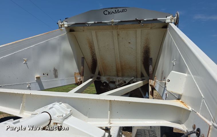 image for item EF3719 2005 Ranch bottom dump trailer