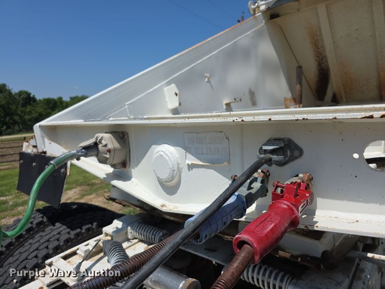 image for item EF3719 2005 Ranch bottom dump trailer