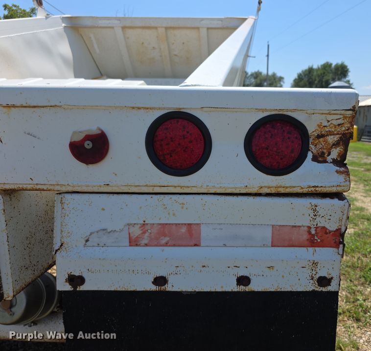 image for item EF3719 2005 Ranch bottom dump trailer