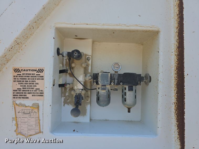 image for item EF3719 2005 Ranch bottom dump trailer