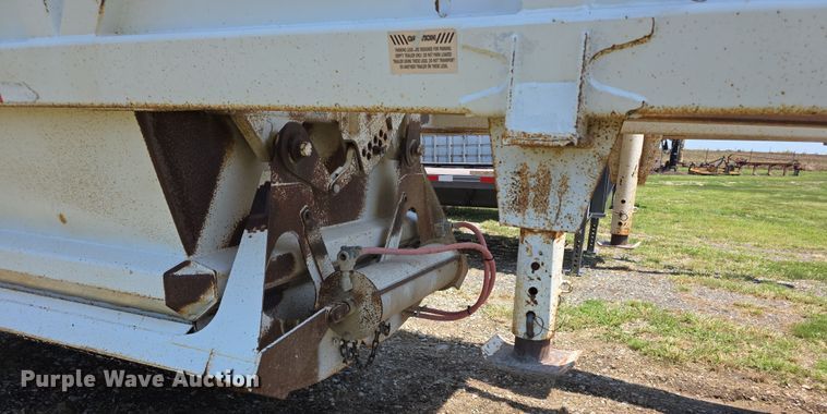 image for item EF3719 2005 Ranch bottom dump trailer