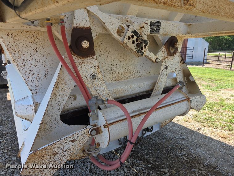 image for item EF3719 2005 Ranch bottom dump trailer