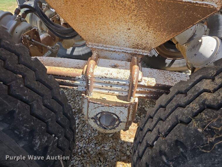 image for item EF3719 2005 Ranch bottom dump trailer