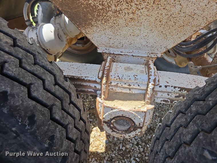 image for item EF3719 2005 Ranch bottom dump trailer