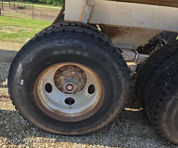 image for item EF3719 2005 Ranch bottom dump trailer