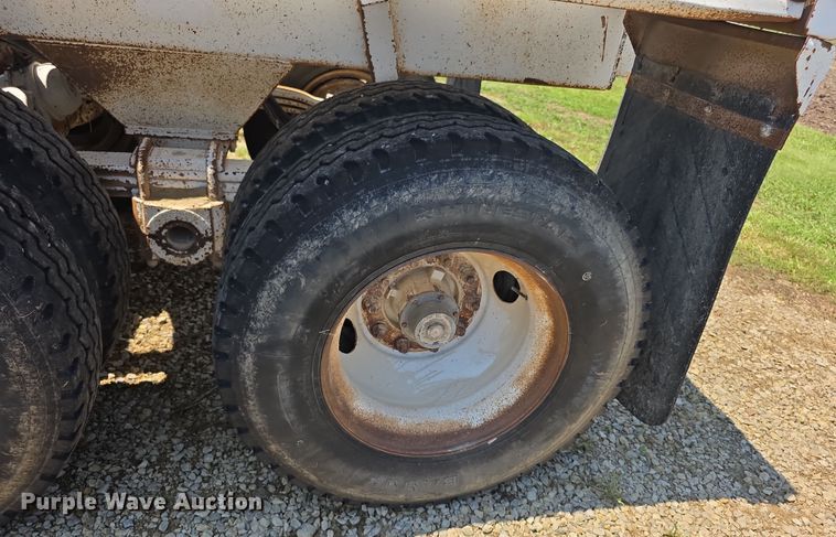 image for item EF3719 2005 Ranch bottom dump trailer