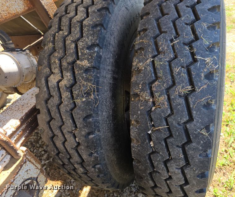 image for item EF3719 2005 Ranch bottom dump trailer