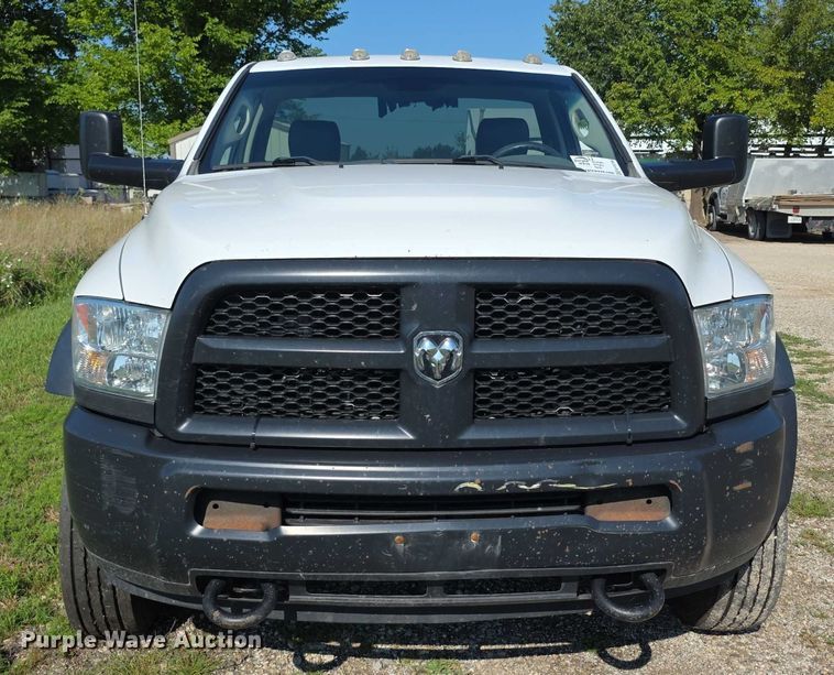 image for item EF3739 2016 Dodge  Ram 5500HD flatbed truck