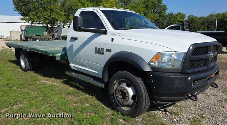 image for item EF3739 2016 Dodge  Ram 5500HD flatbed truck